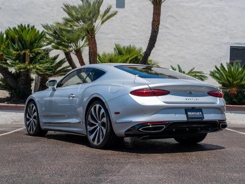 Moon 2026 Bentley Continental GT