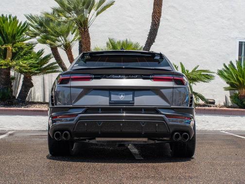 Grigio Keres Metallic 2024 Lamborghini Urus Performante