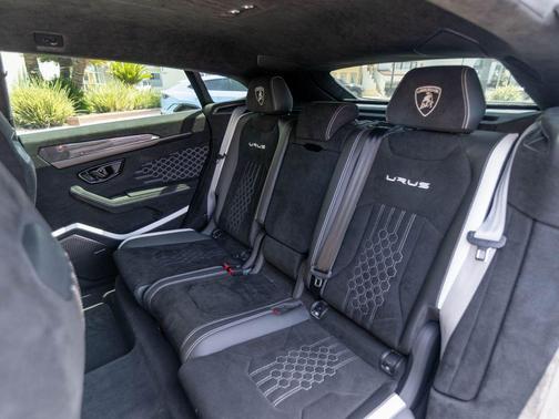 Grigio Keres Metallic 2024 Lamborghini Urus Performante