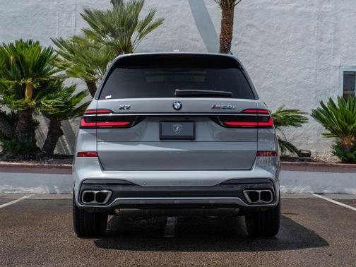 Brooklyn Gray Metallic 2025 BMW X7 M60i