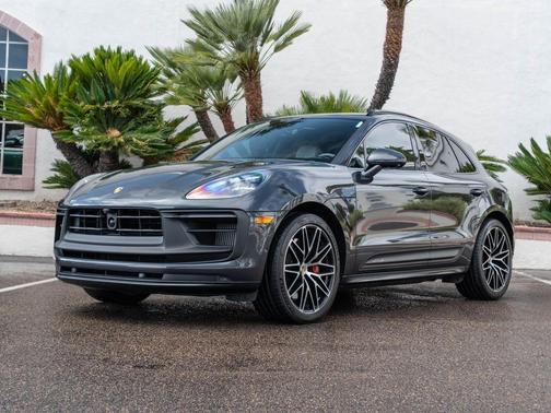 Volcano Grey Metallic 2024 Porsche Macan GTS