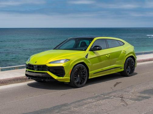 Verde Citrea Metallic 2025 Lamborghini Urus SE