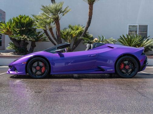 Viola Pasifae Metallic 2024 Lamborghini Huracan EVO Base
