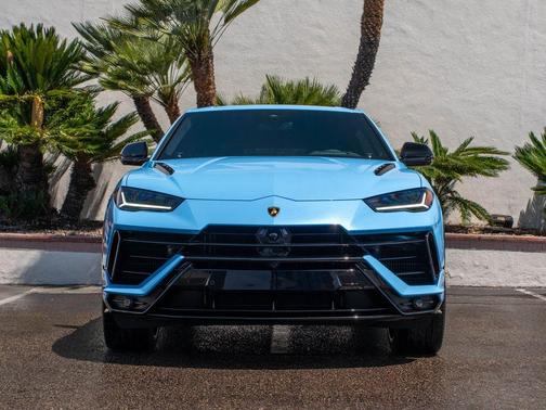 Blu Cepheus Metallic 2024 Lamborghini Urus S