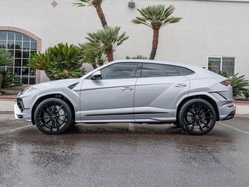 Grigio Nimbus Metallic 2024 Lamborghini Urus S