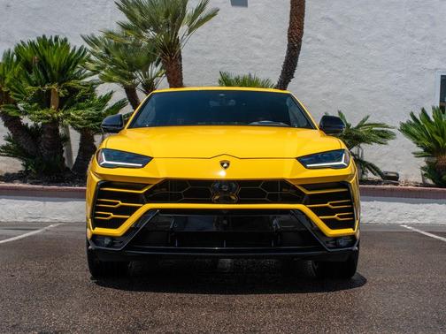 Giallo Inti Pearl 2021 Lamborghini Urus Base