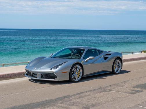 Grigio Titanio 2018 Ferrari 488 GTB Base