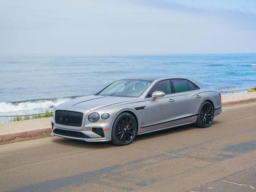 Silver 2025 Bentley Flying Spur Speed