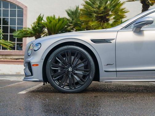 Silver 2025 Bentley Flying Spur Speed