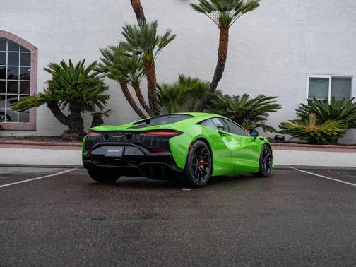 Mantis Green 2026 McLaren Artura