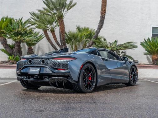 Saros 2026 McLaren Artura Performance