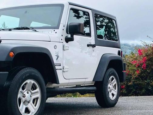 2016 Jeep Wrangler Sport