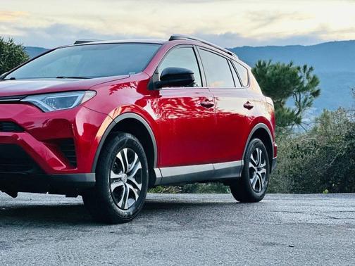 2016 Toyota RAV4 LE