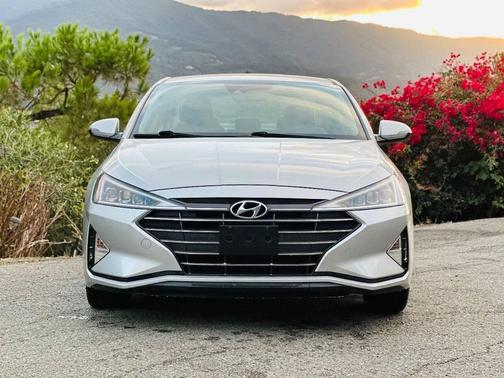 2019 Hyundai ELANTRA Limited
