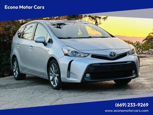 2016 Toyota Prius v Five