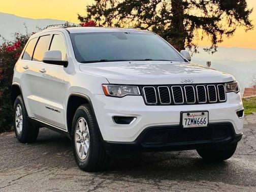 2018 Jeep Grand Cherokee Laredo E