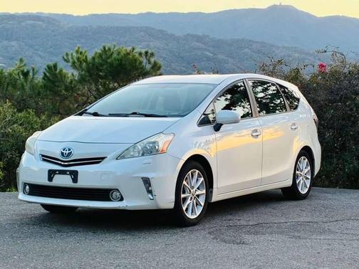 2012 Toyota Prius v Five