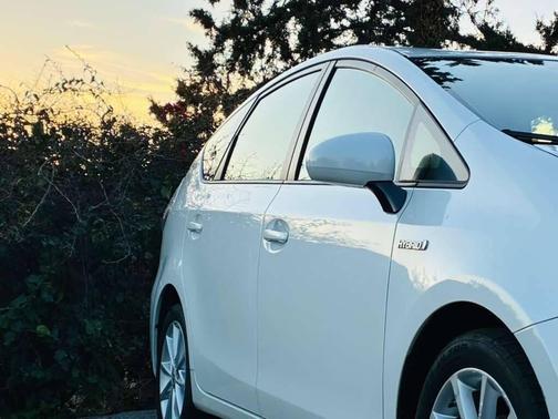 2012 Toyota Prius v Five