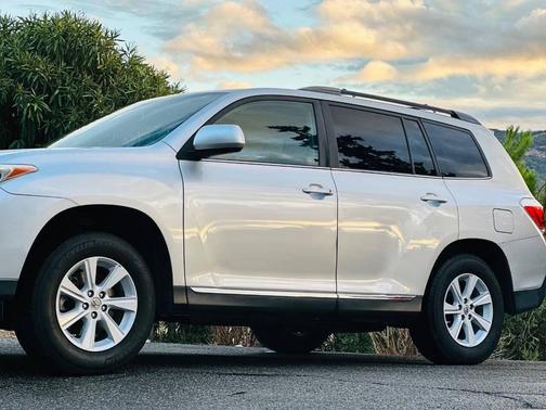 2012 Toyota Highlander SE