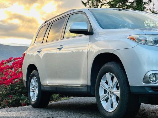 2012 Toyota Highlander SE