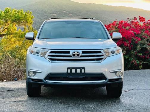 2012 Toyota Highlander SE