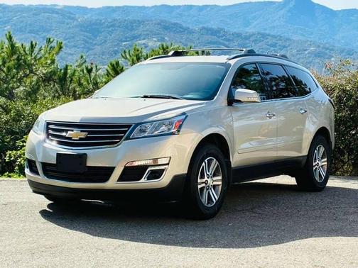 2017 Chevrolet Traverse 2LT