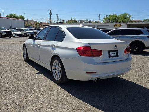 White Metallic 2017 BMW 320 i