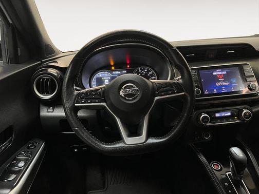 2019 Nissan Kicks SR