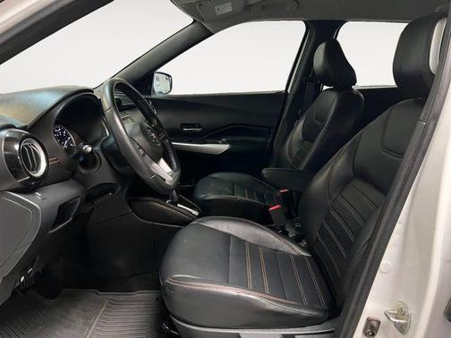 2019 Nissan Kicks SR