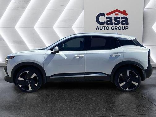 Aspen White Tri 2025 Nissan Kicks SR