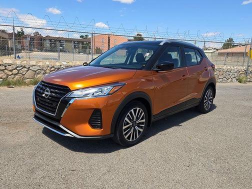 Monarch Orange / Super Black 2023 Nissan Kicks SV