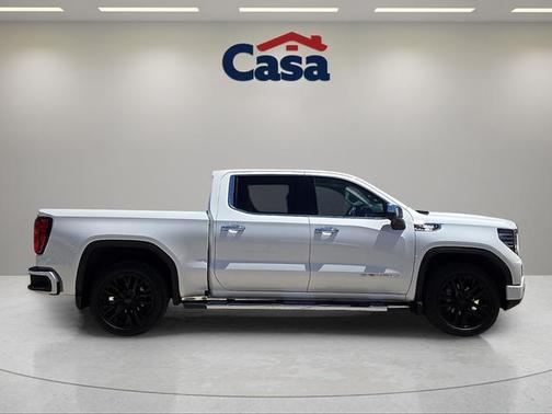White Frost Tri-Coat 2022 GMC Sierra 1500 Denali