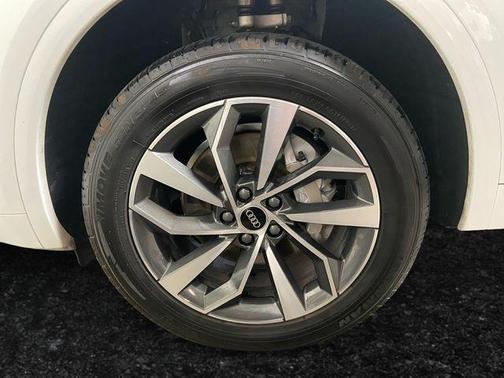 2024 Audi Q5 45 S line quattro Premium
