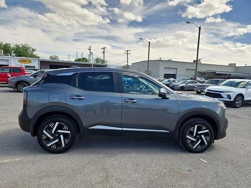 Gun Metallic 2025 Nissan Kicks SV