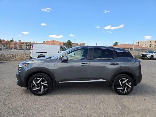 Gun Metallic 2025 Nissan Kicks SV