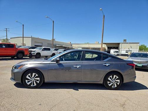 Gun Metallic 2025 Nissan Altima S