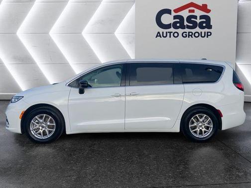 2024 Chrysler Pacifica Touring-L