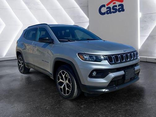 Silver Zynith 2024 Jeep Compass Latitude