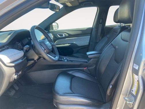 Silver Zynith 2024 Jeep Compass Latitude