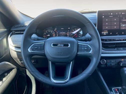 Silver Zynith 2024 Jeep Compass Latitude