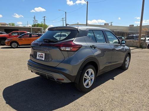 Gun Metallic 2025 Nissan Kicks Play S