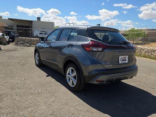 Gun Metallic 2025 Nissan Kicks Play S