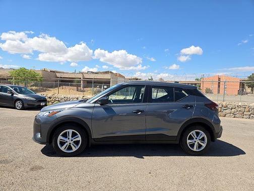 Gun Metallic 2025 Nissan Kicks Play S