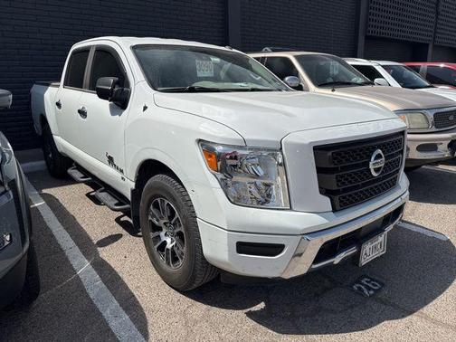 2021 Nissan Titan SV
