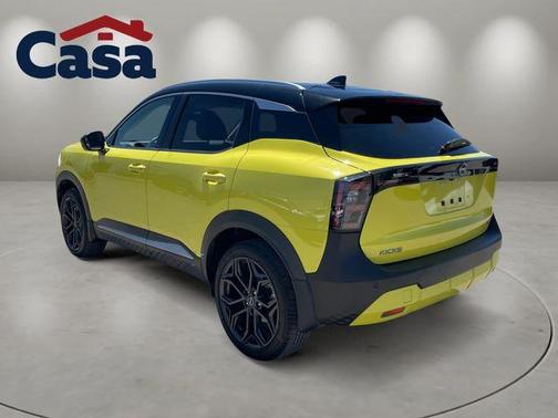 2t Ylw Blk Roof 2025 Nissan Kicks SR