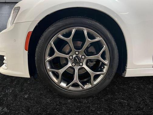 2018 Chrysler 300 S