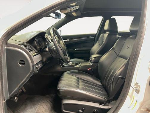 2018 Chrysler 300 S