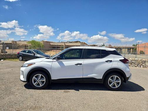 Fresh Powder 2024 Nissan Kicks S