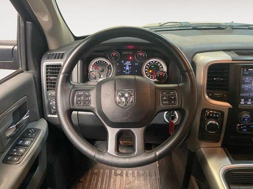 2016 RAM 1500 SLT