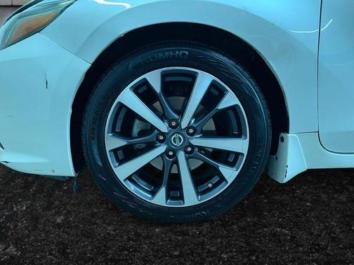 2016 Nissan Altima 2.5 SR